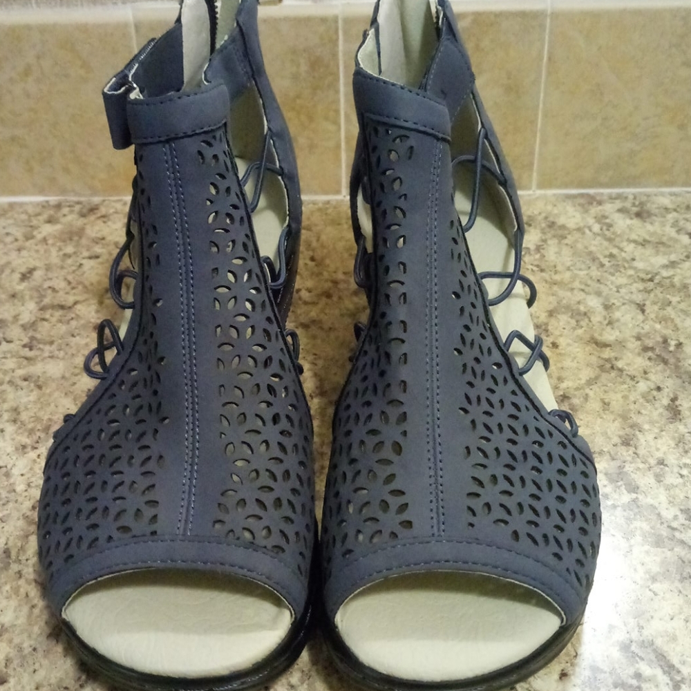 🆕 JBU MEMORY Foam Sandals Size 8